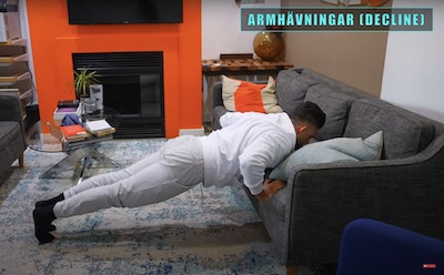 Armhävning mot soffa decline