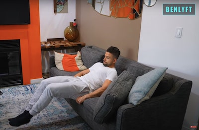 Benlyft på soffan startposition